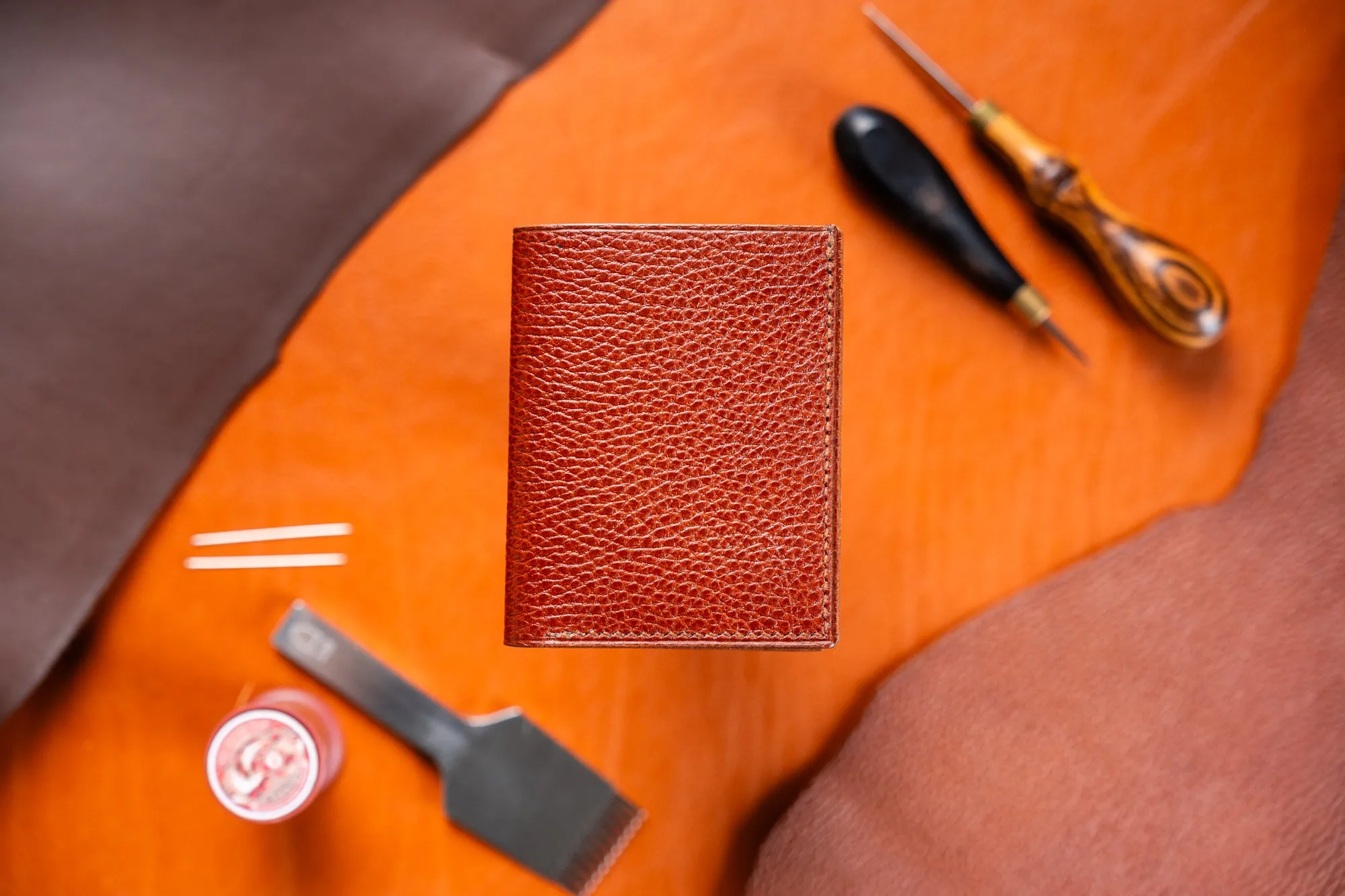 Be The Maker: Vertical Bifold Wallet Premium DIY Leathercraft Kit
