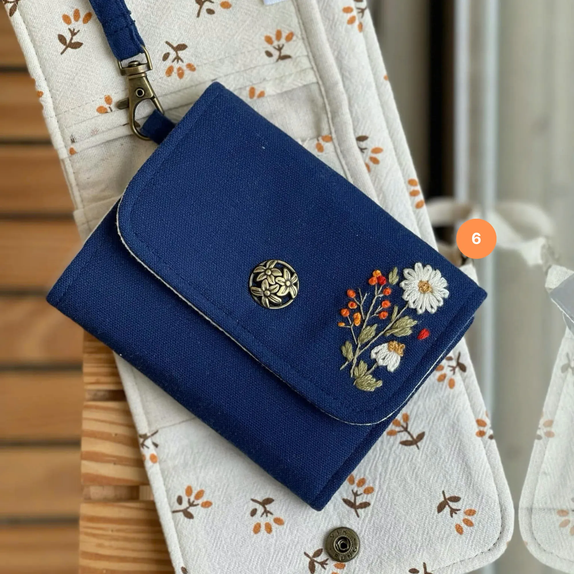 Embroidered linen wallet, Compact Women Wallet, handheld wallet,women wallet,embroidered purse, embroidery wallet,card wallet