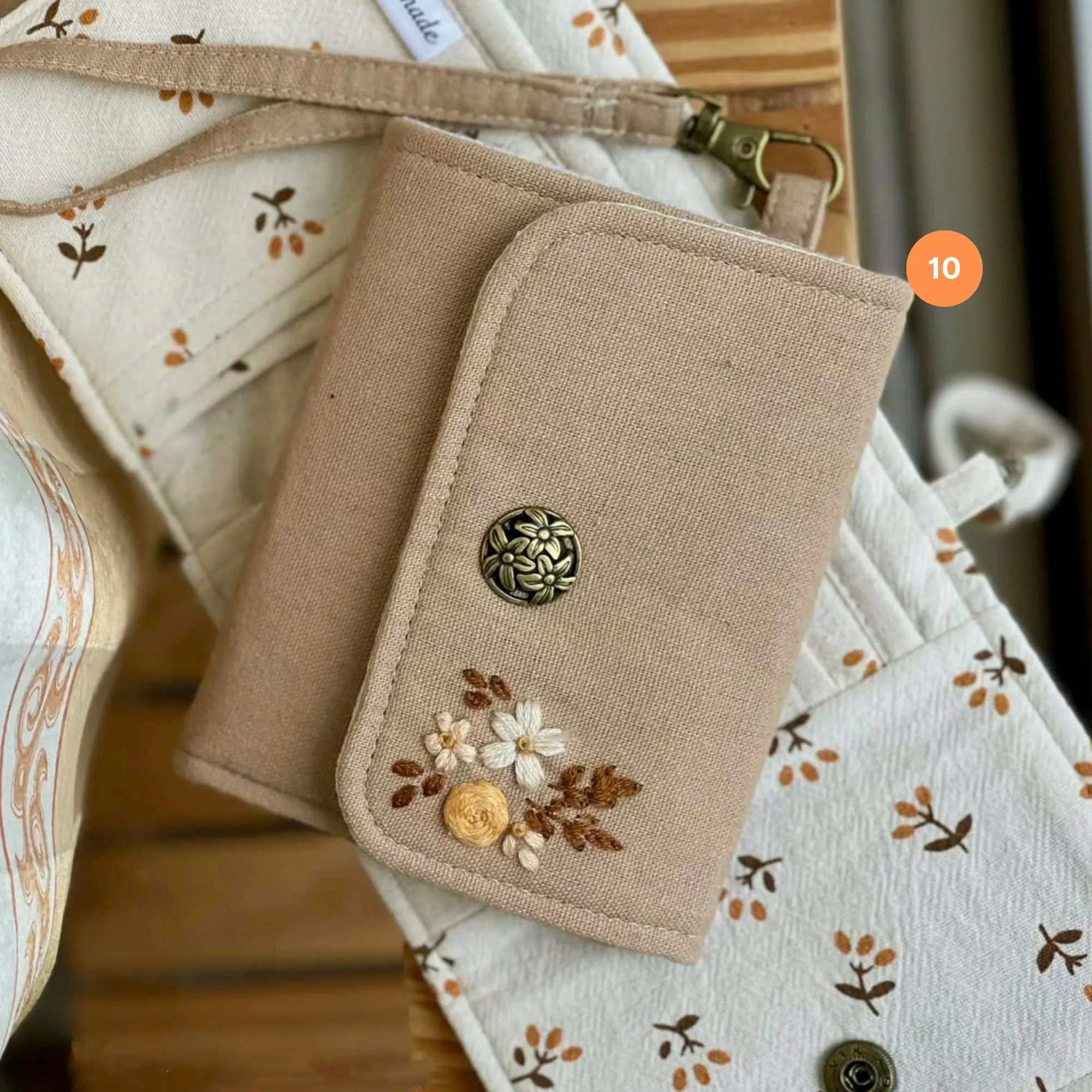 Embroidered linen wallet, Compact Women Wallet, handheld wallet,women wallet,embroidered purse, embroidery wallet,card wallet