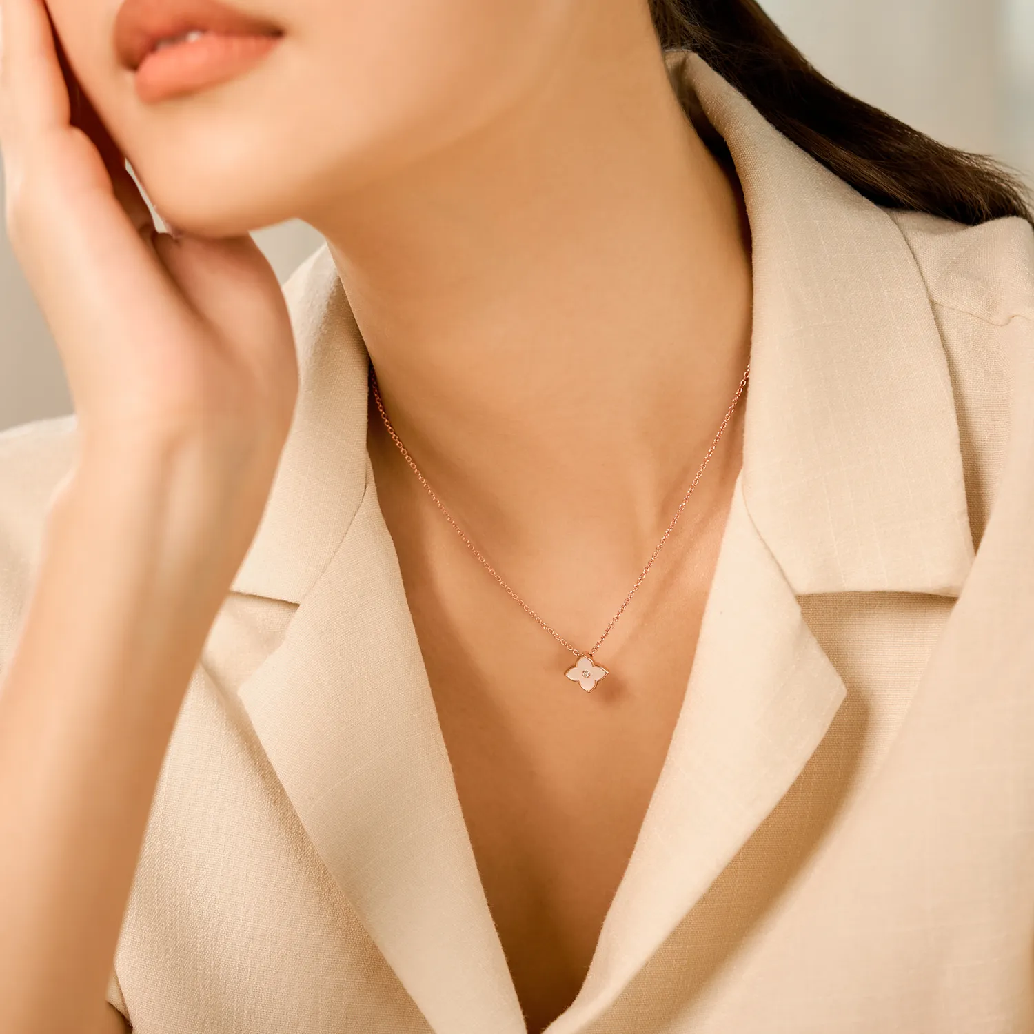 Rose Gold Casablanca Marguerite Necklace