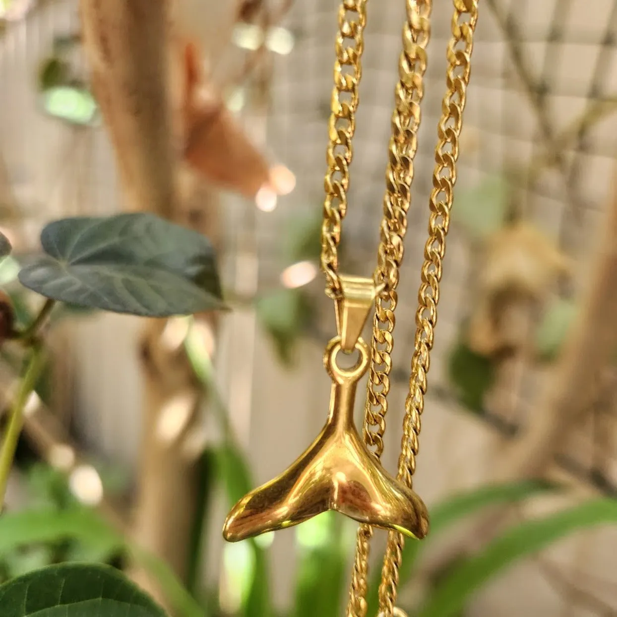 WHALE TAIL NECKLACE 18K GOLD - WATER PROOF NECKLACE